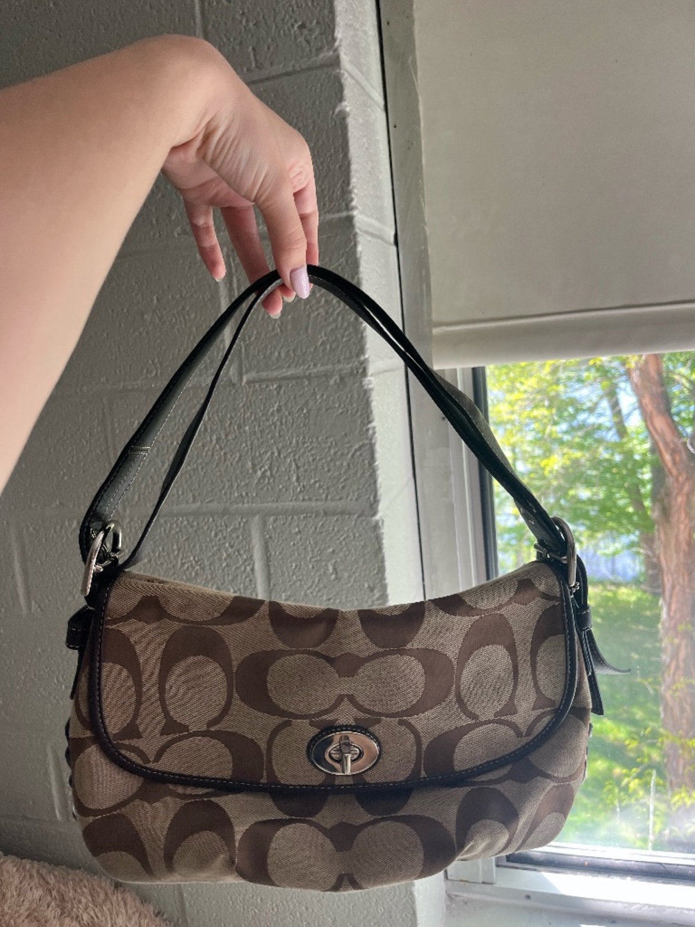 Brown Monogrammed Coach Soho Signature Turnlock Purse, Lilac interior